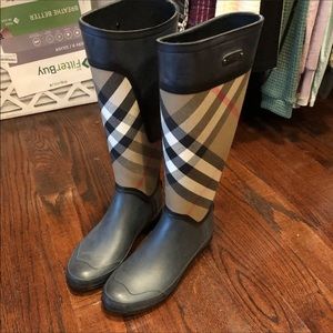 Burberry Boots Size 7